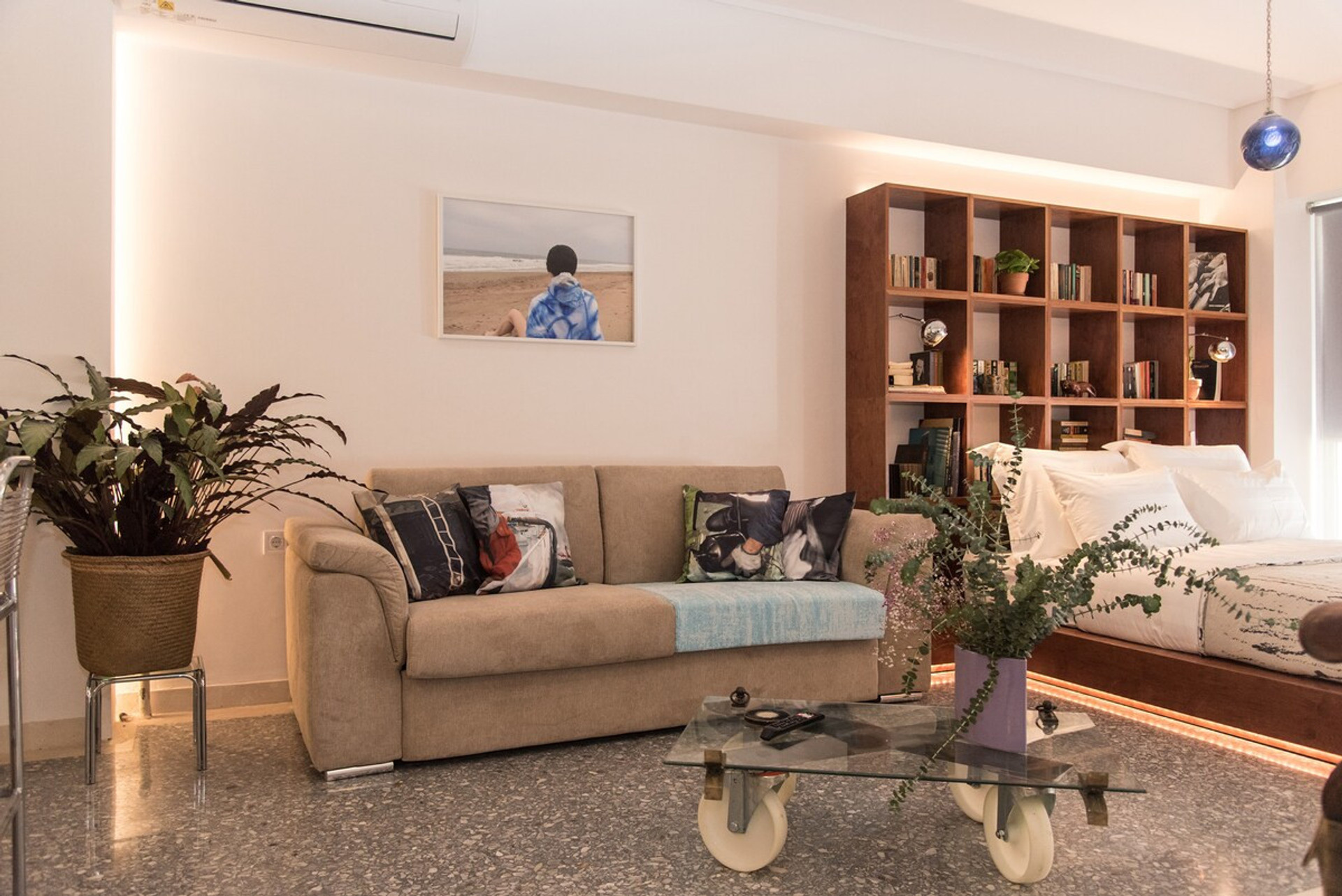 Living room image 2