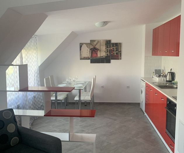 Stylish 1BR near Centre