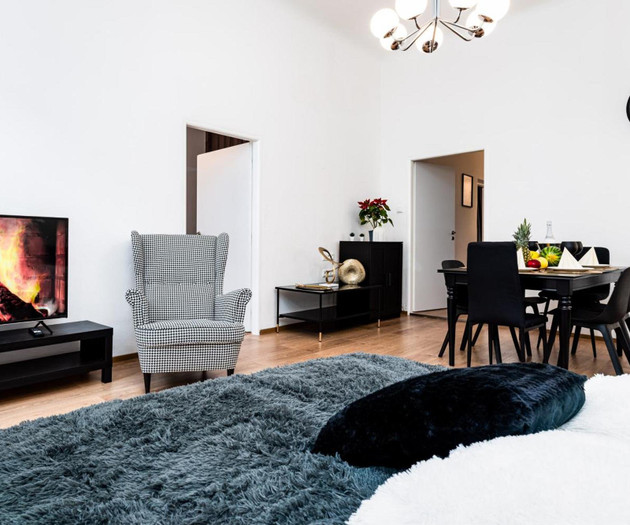 Black Diamond Suite | Spacious 3BR Central Prague