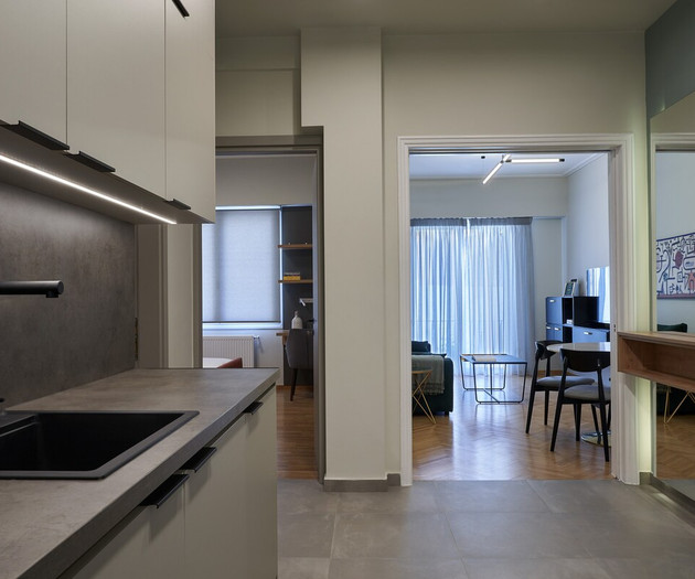Full kitchen