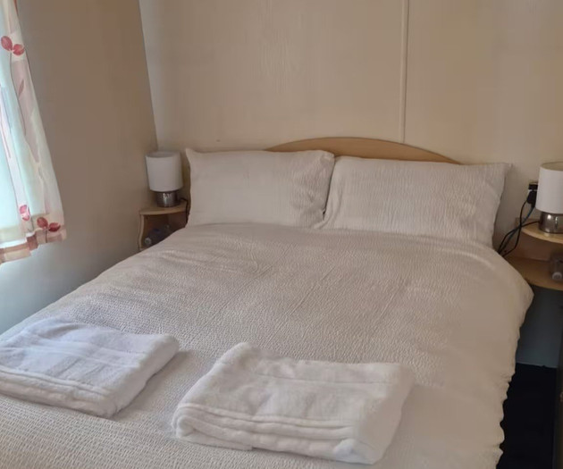 Cozy 2 Bedroom Place | Free Parking | Pet Friendly