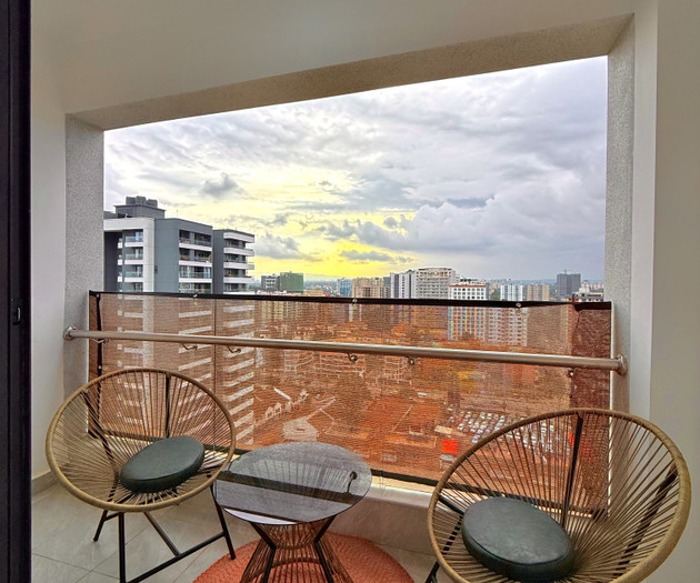 Airy 17th Floor 2BR: City Views, Balcony & Pool