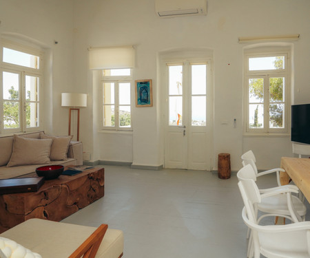 Euphoria Suite (Starlink)- In The Heart of Sifnos