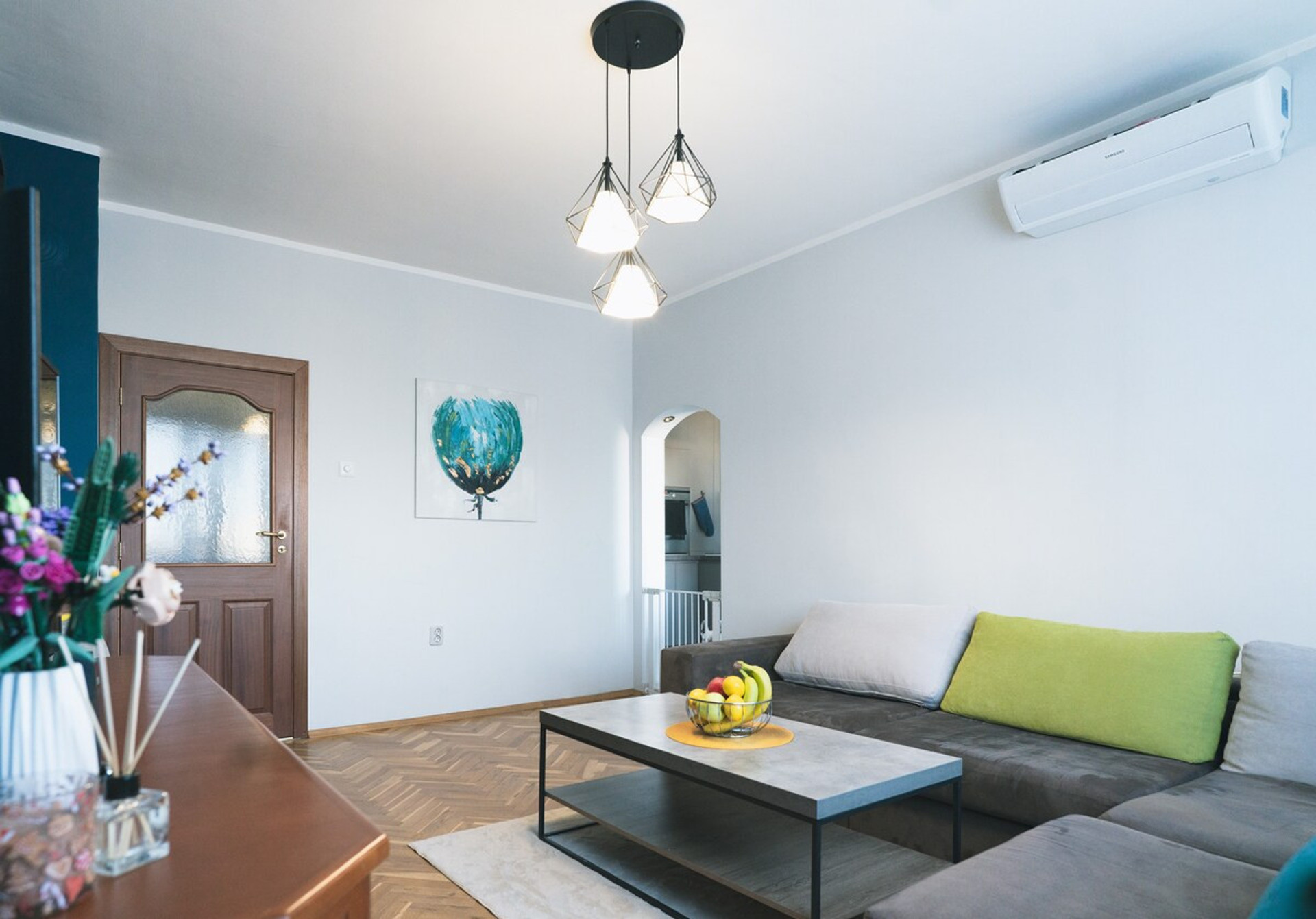 Living room image 2