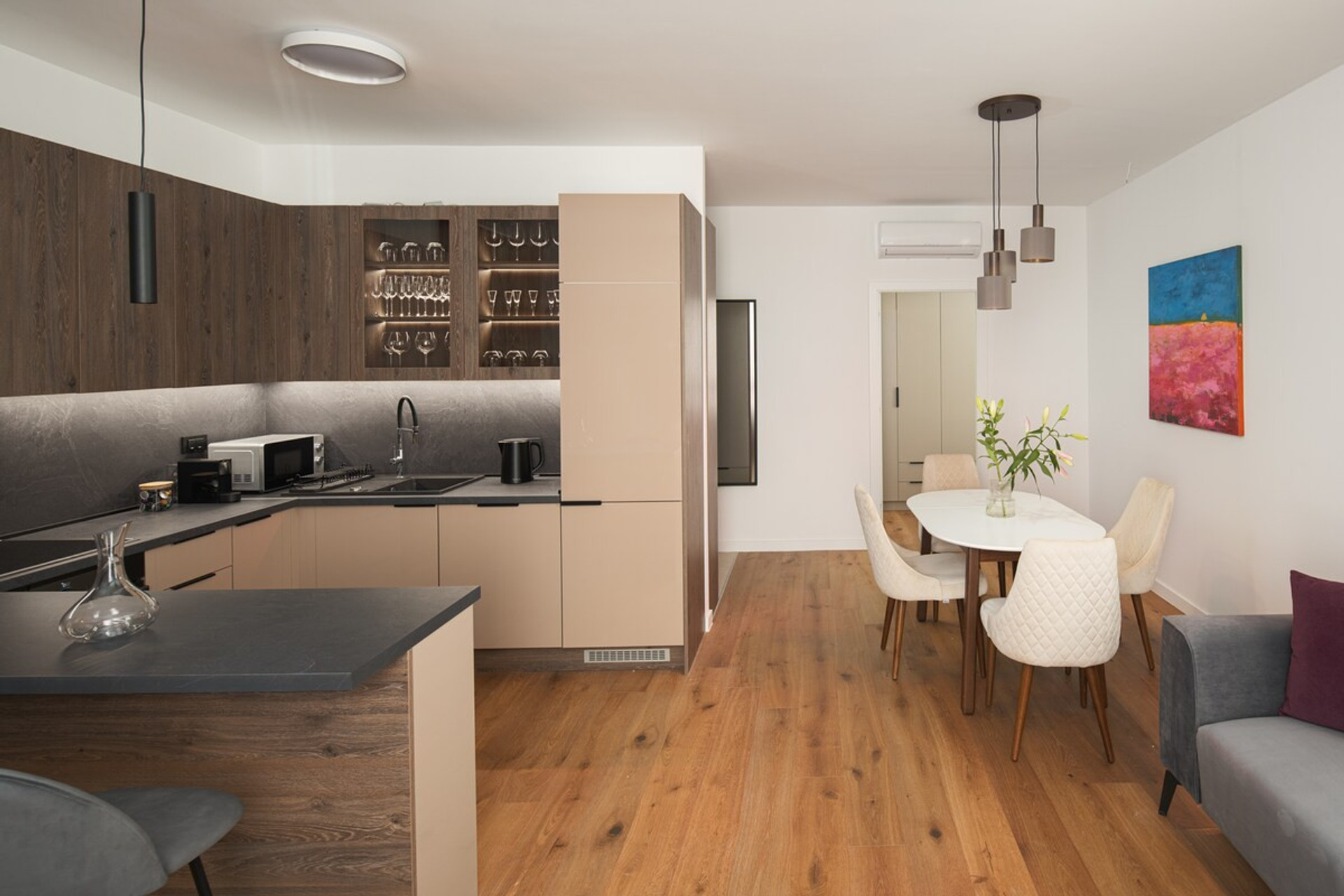 Full kitchen image 2