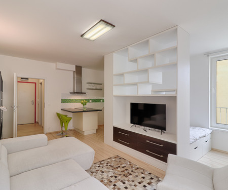 ✨ Modern Apartment: Calm, Comfort & Center at Reac