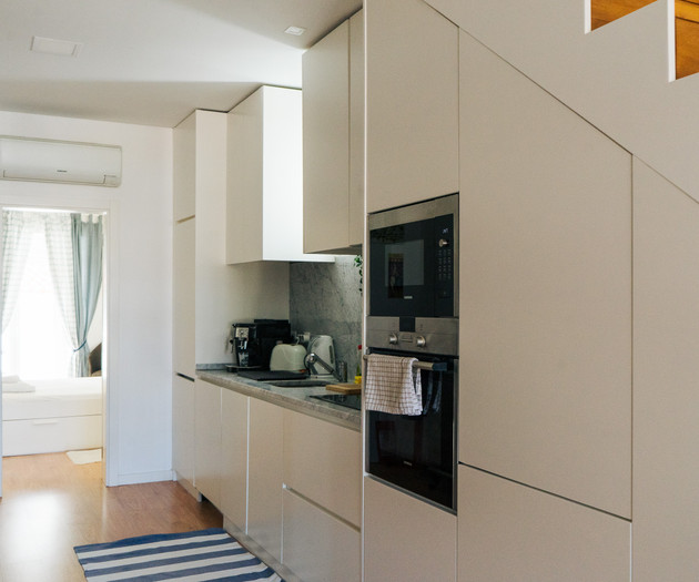 2Br Duplex: city center-Terrace with a River View!