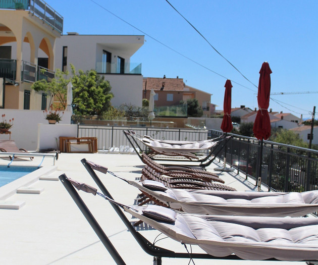 Family apartment with sea view, heated pool 7