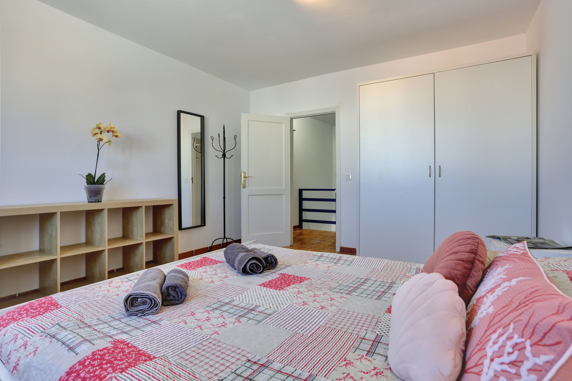 Bedroom with double bed on the 1st floor