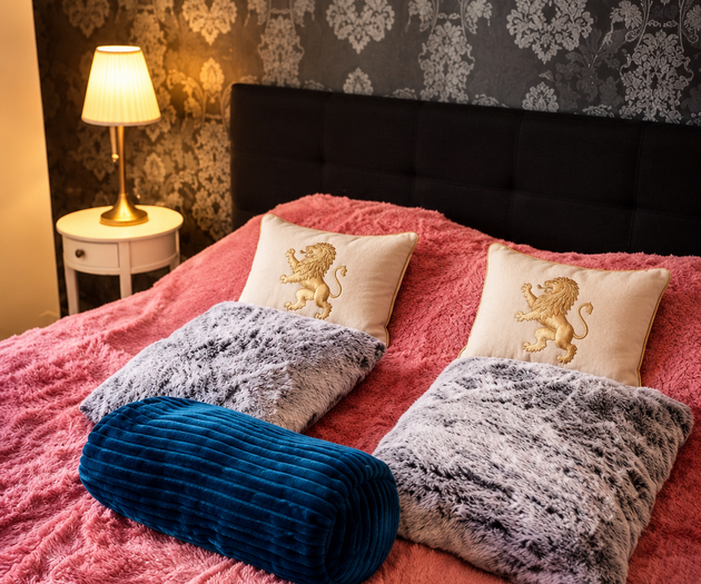 Hound Deluxe Suite | Historic Vysehrad Luxury
