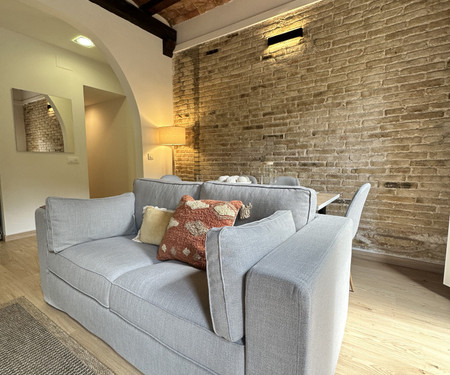 Charming Flat Near Sagrada Familia