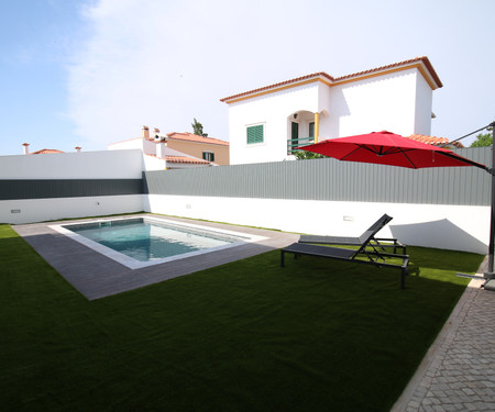 Room with swimming pool at Azeitão