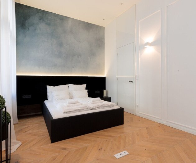 Designer Dream Home @ The Opera w/ Sauna & Balcony
