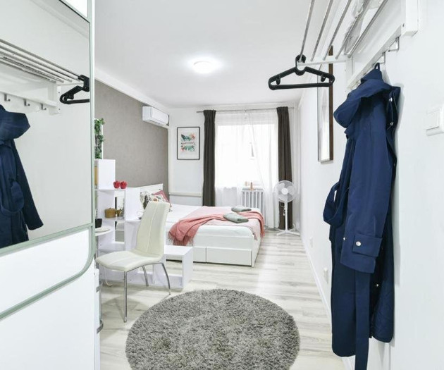 Modern Hideaway on Victor Hugo w AC by NW