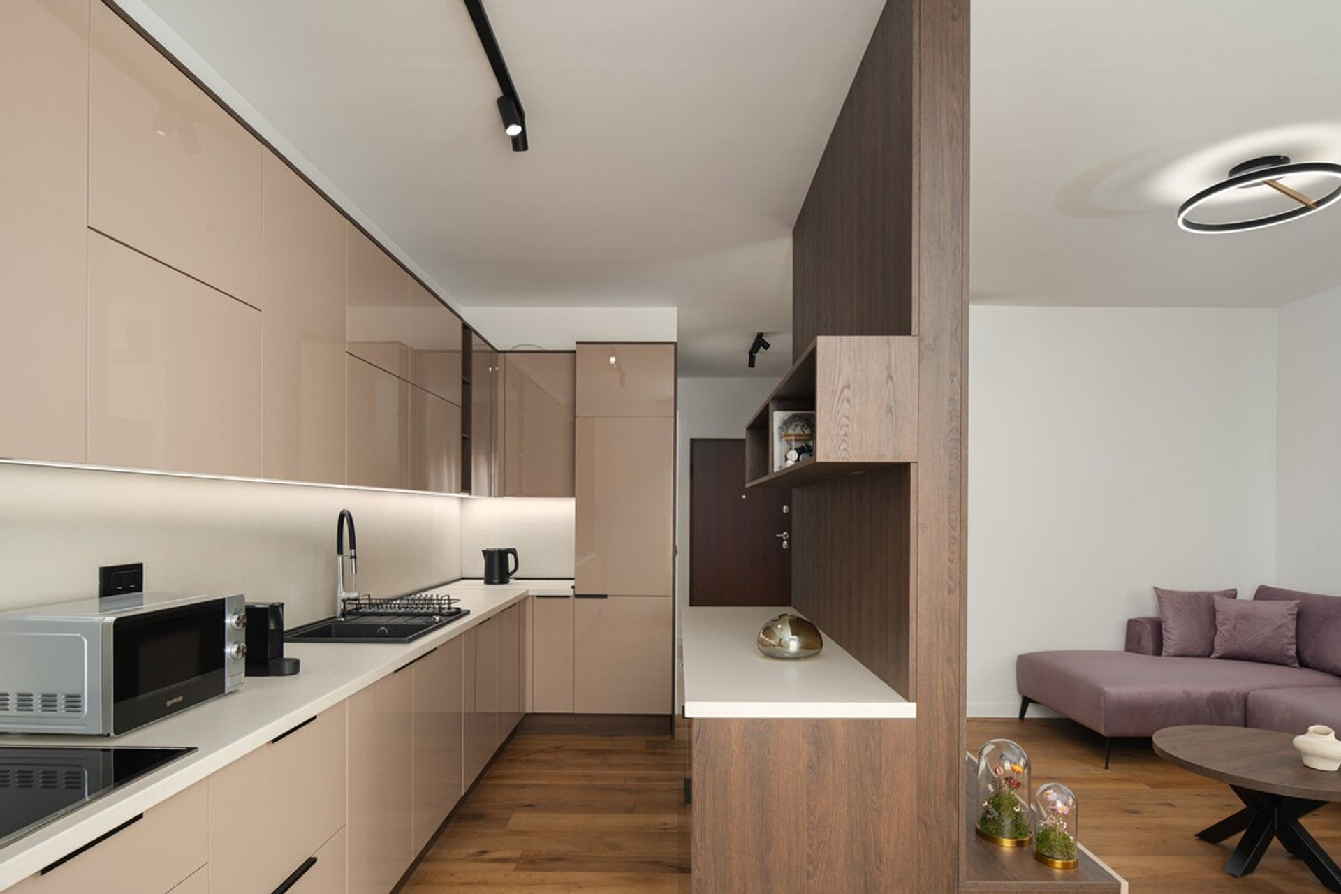 Full kitchen image 1