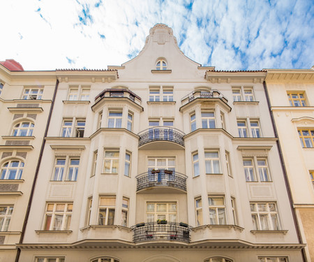 Quaint Colourful Apartment in City Center