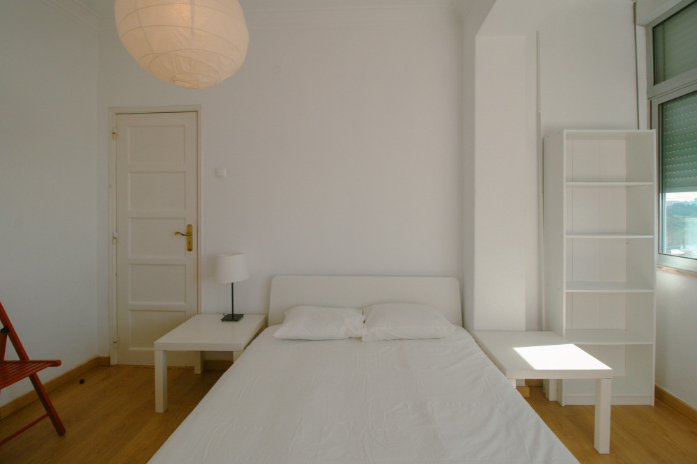Double Bedroom with view in Queluz preview