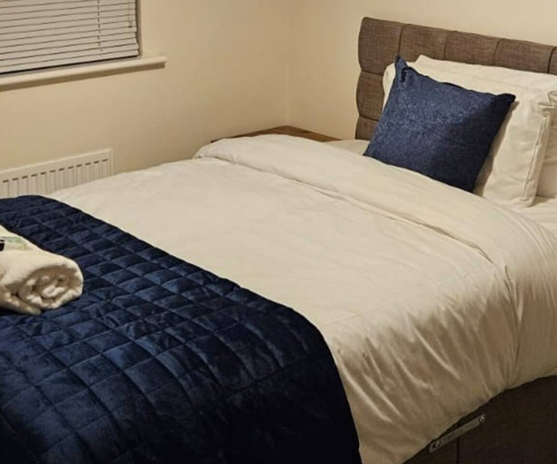 Comfortable 4 Bedroom Home Sleeps 7 Wolverhampton