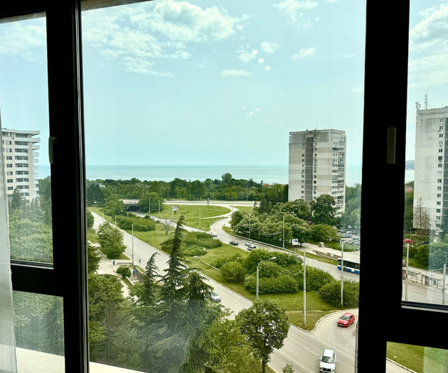 Breeze Home with Panoramic Sea View and Parking