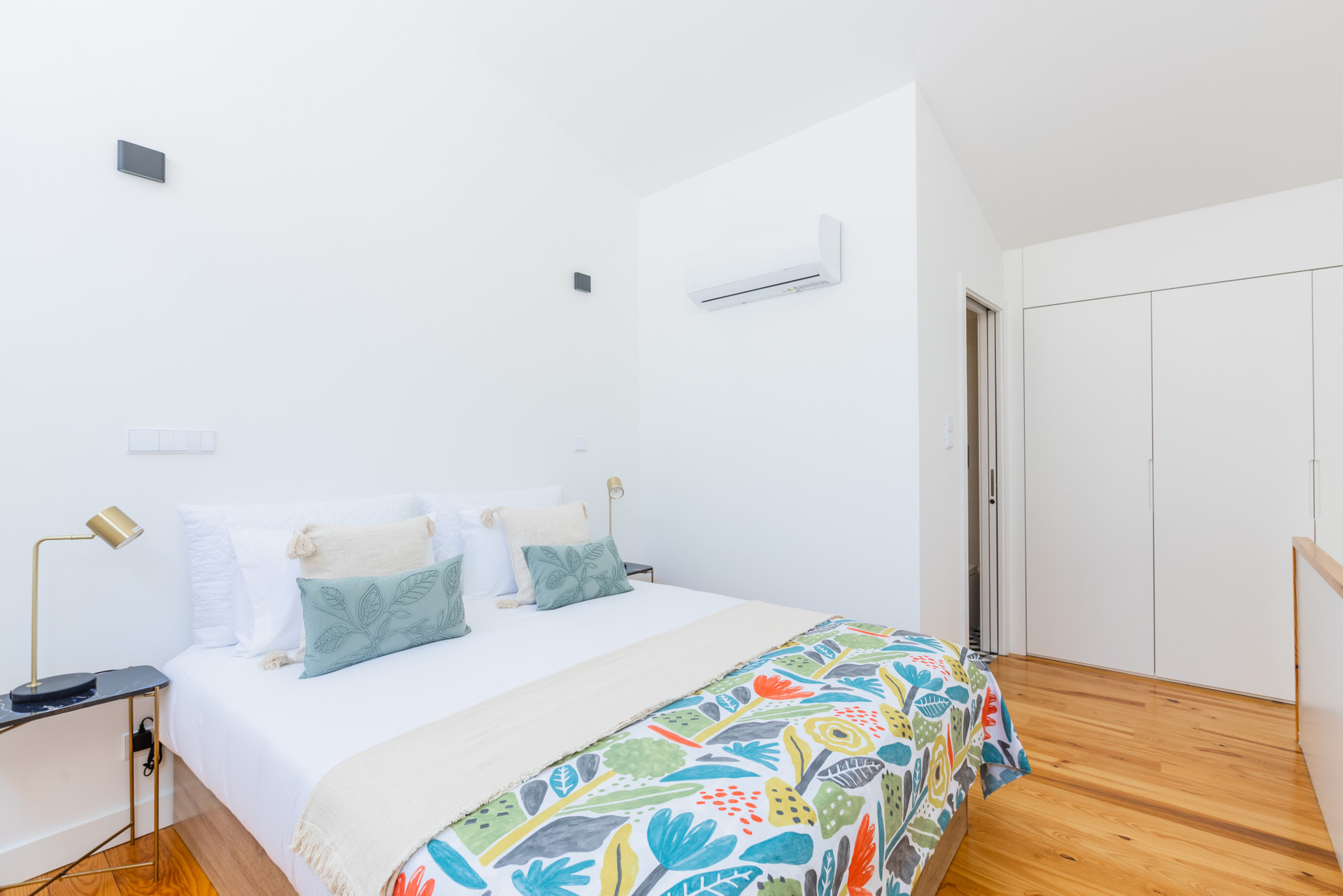 Bedroom with Double-Bed and A/C