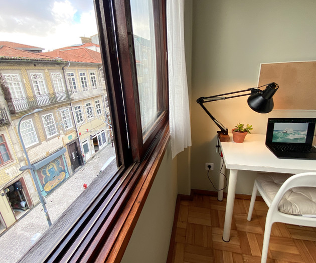 sunny retro coliving - Indigo Bedroom