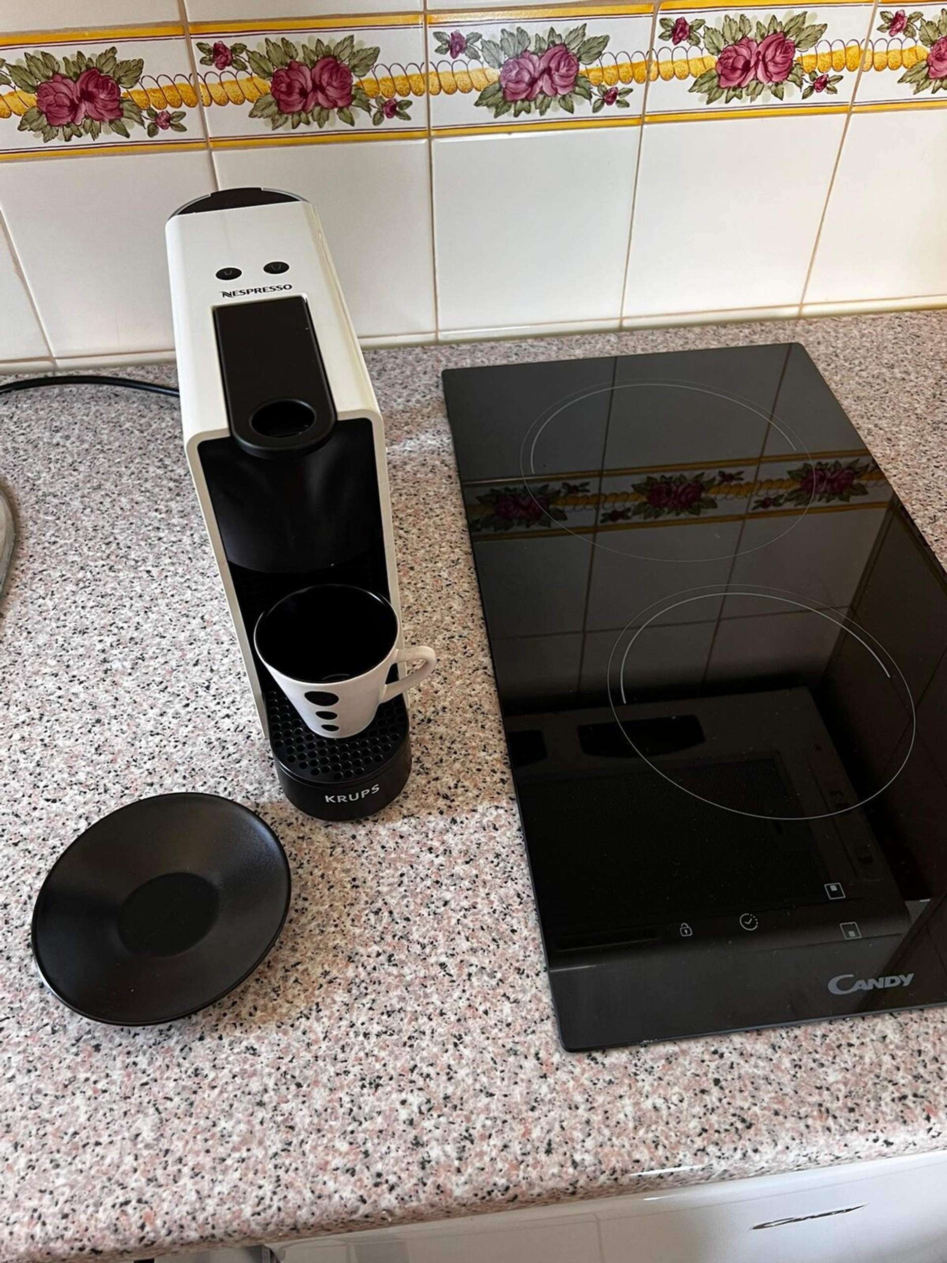 Kitchenette image 2