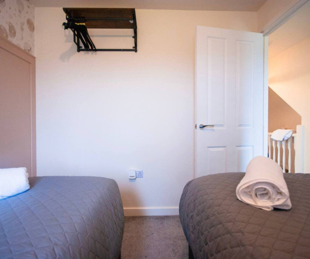 Cozy 3 Bedroom Home | Pet Friendly | Free Street P