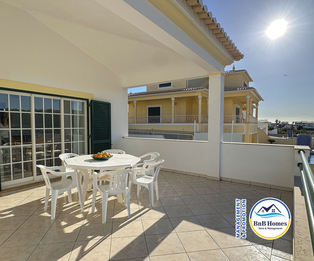Villa Verde - 4 bedrooms, Marina view, pool & BBQ