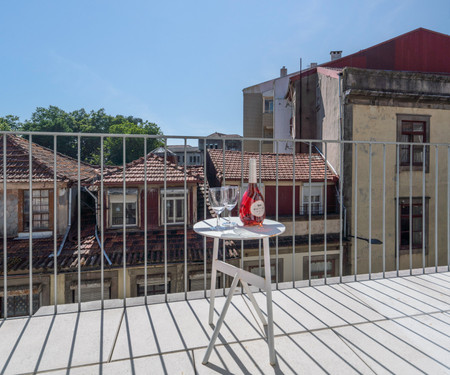 Classy Luxurious Flat | Balcony