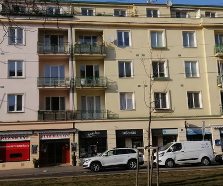 Habitaciones en alquiler - Praga 6