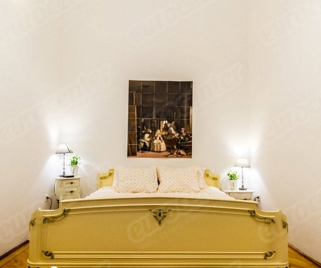 Palace apartment on Andrassy Avenue