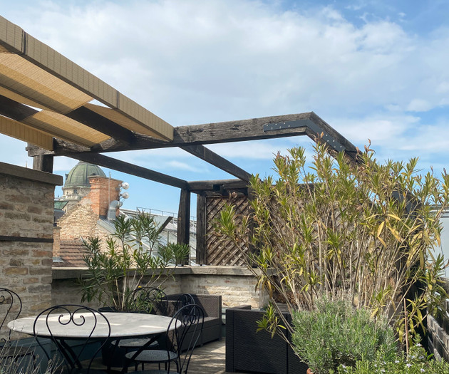 Luxury 4th-Floor Penthouse near Basilica