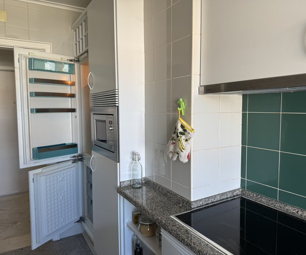 1 bedroom apt w/ parking place and bills included