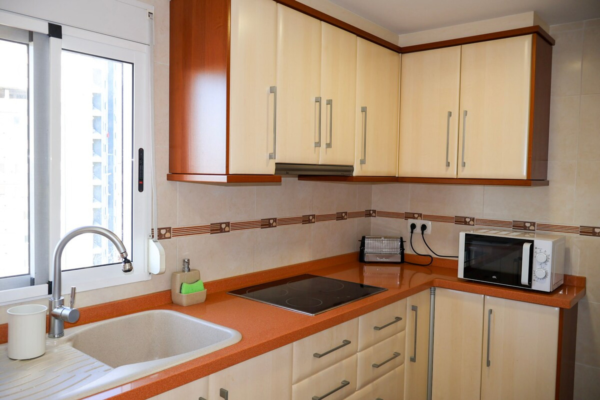 Full kitchen