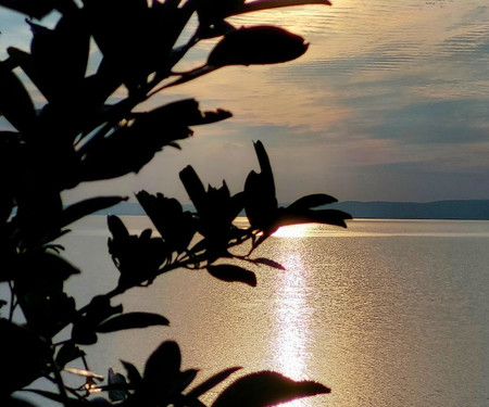 Magasparti panoráma a Balatonra..