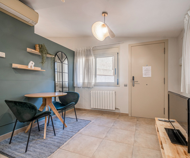 Studio close to sants station for monthly stays