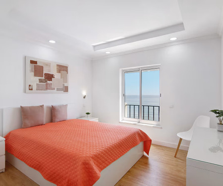 Sunny renovated T2 with Sea View & Wi-Fi