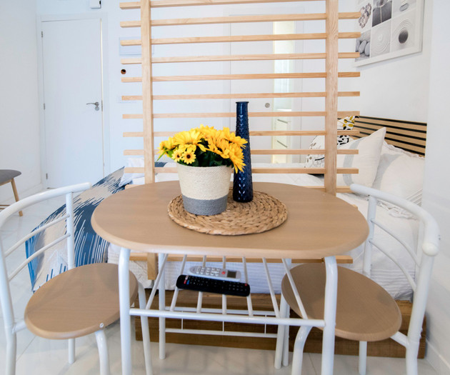 SleekLofts Romantic Studio for 2 with Kitchen