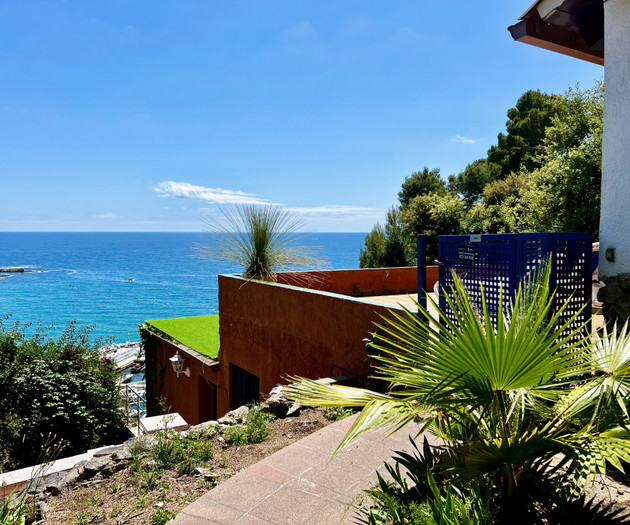 Wake up to the sea, Cala Canyelles · Costa Brava
