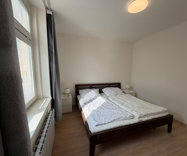 Double bedroom with nightstands