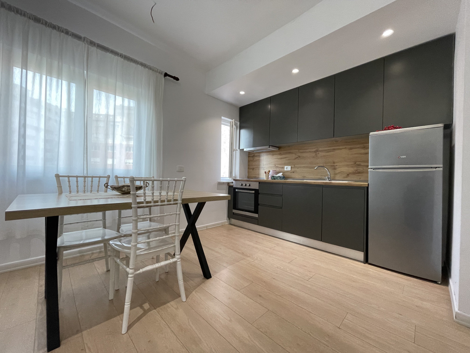 Kitchen with dining table