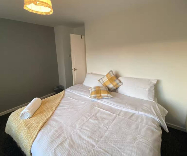 Comfortable 4 Bedroom House in Doncaster