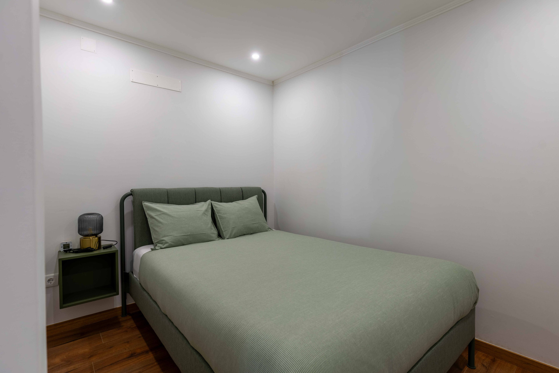 Second room - Brand new with reading light