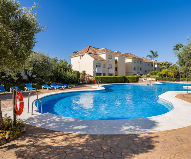 Apartamento Residencial en Marbella con Piscina