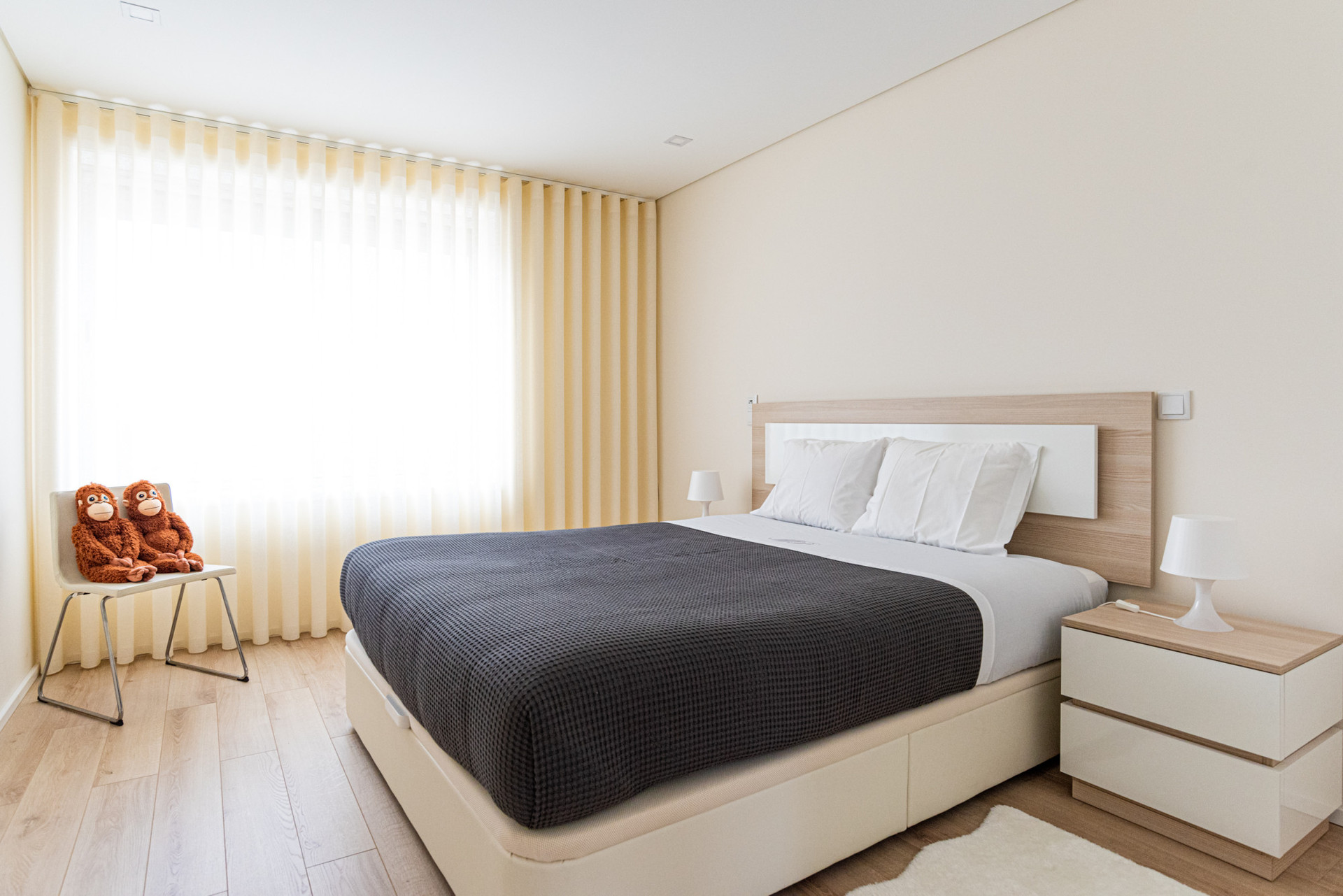 Bedroom with double bed