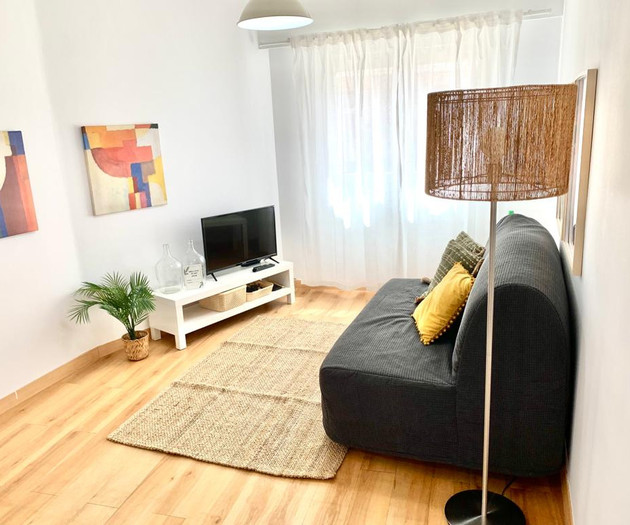 Cozy 1-Bedroom Apartment in Estoril
