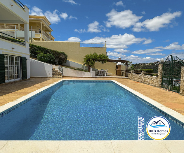 Villa Verde - 4 bedrooms, Marina view, pool & BBQ