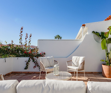 Vila Ramalhete W/ 3 BDR & Balcony by LovelyStay