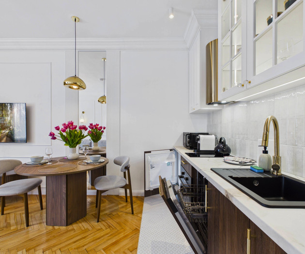 Paris in Warsaw Apartment near Hala Mirowska