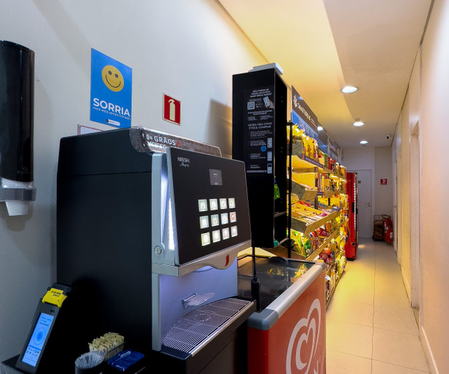 Teljesen felszerelt stúdió 30 méterre a metróállom